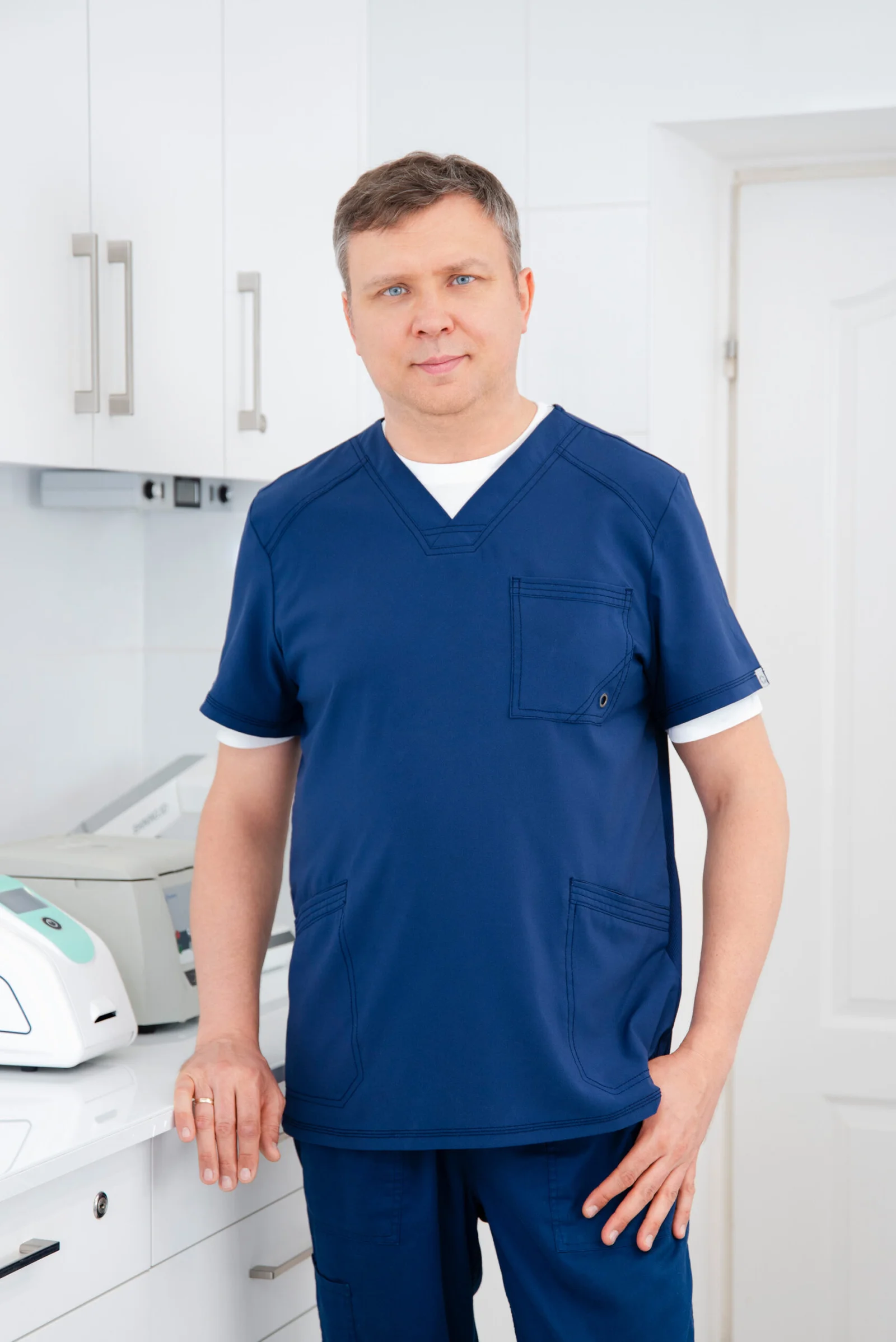 Maciej Bodal — dentysta w gabinecie